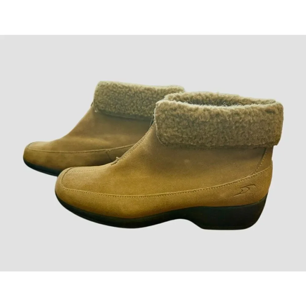 Dr. Scholl’s Tan Suede Demi Boot Sz. 9.5. Top Zip Fleece Lined Comfort